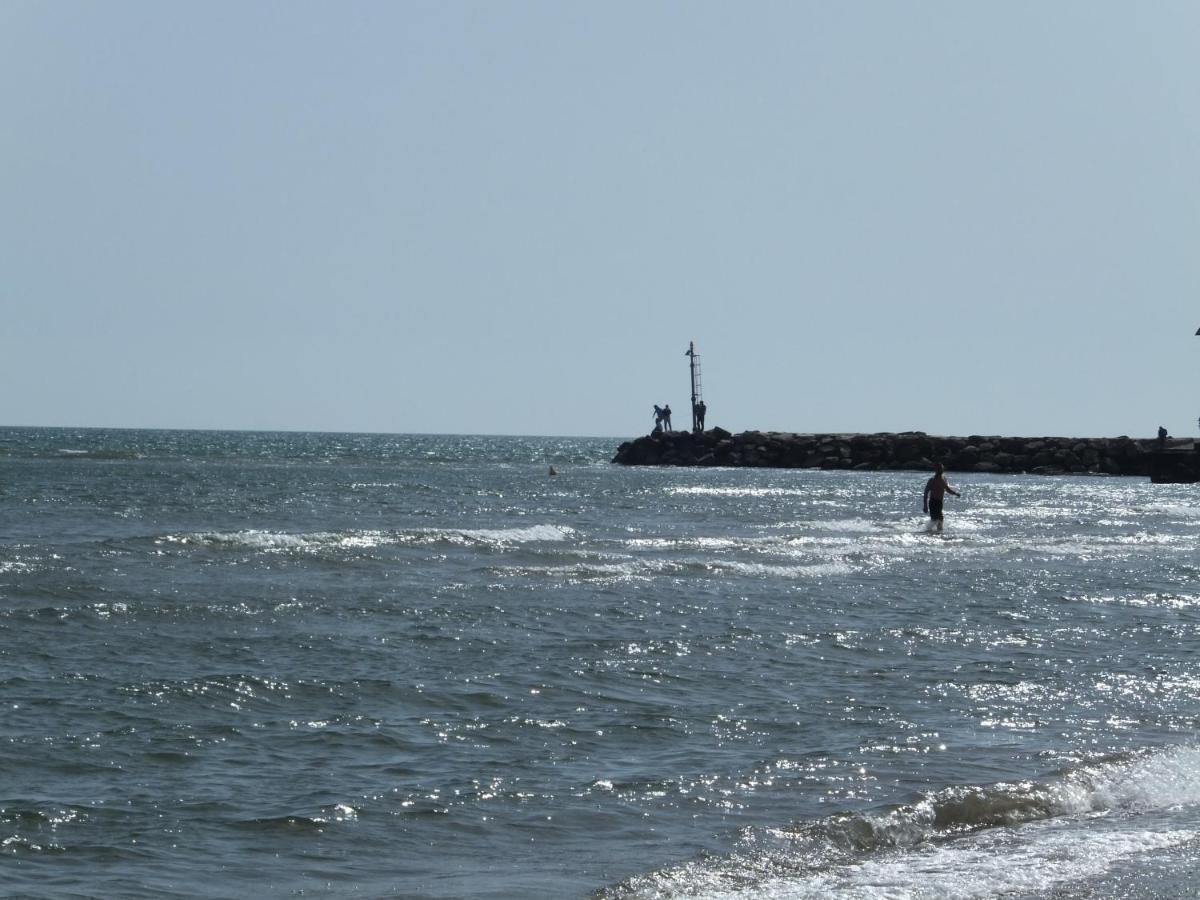 Complesso Riva Di Badino Aparthotel Terracina Exteriör bild